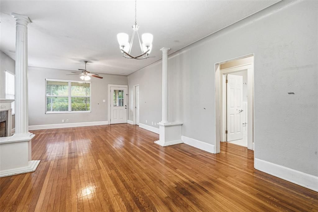 En Venta: $449,900 (3 camas, 1 baños, 1114 Pies cuadrados)