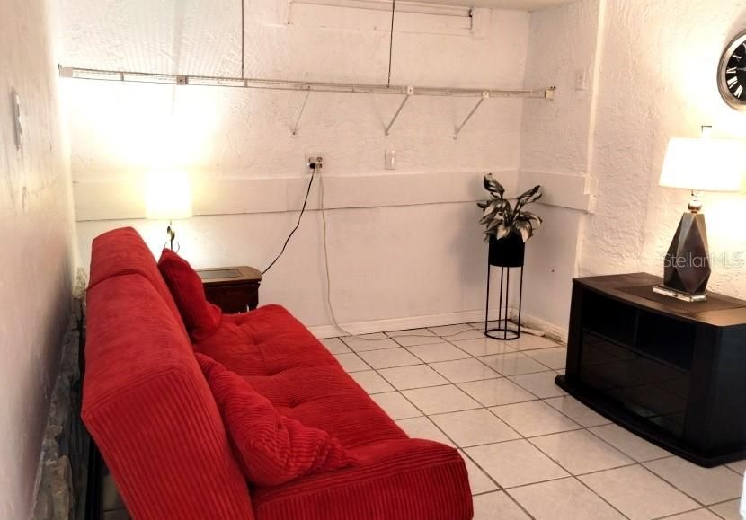 For Sale: $175,000 (2 beds, 1 baths, 1408 Square Feet)
