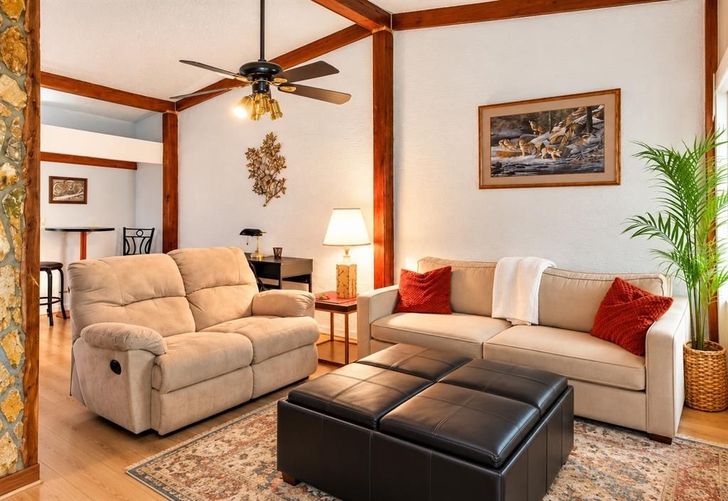 For Sale: $175,000 (2 beds, 1 baths, 1408 Square Feet)