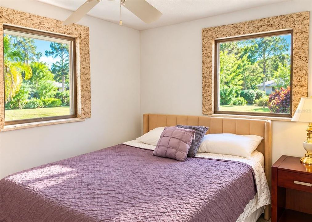 For Sale: $175,000 (2 beds, 1 baths, 1408 Square Feet)