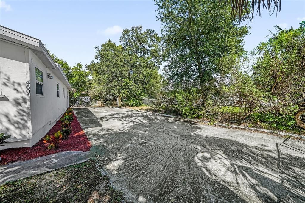 For Sale: $284,999 (3 beds, 2 baths, 1080 Square Feet)