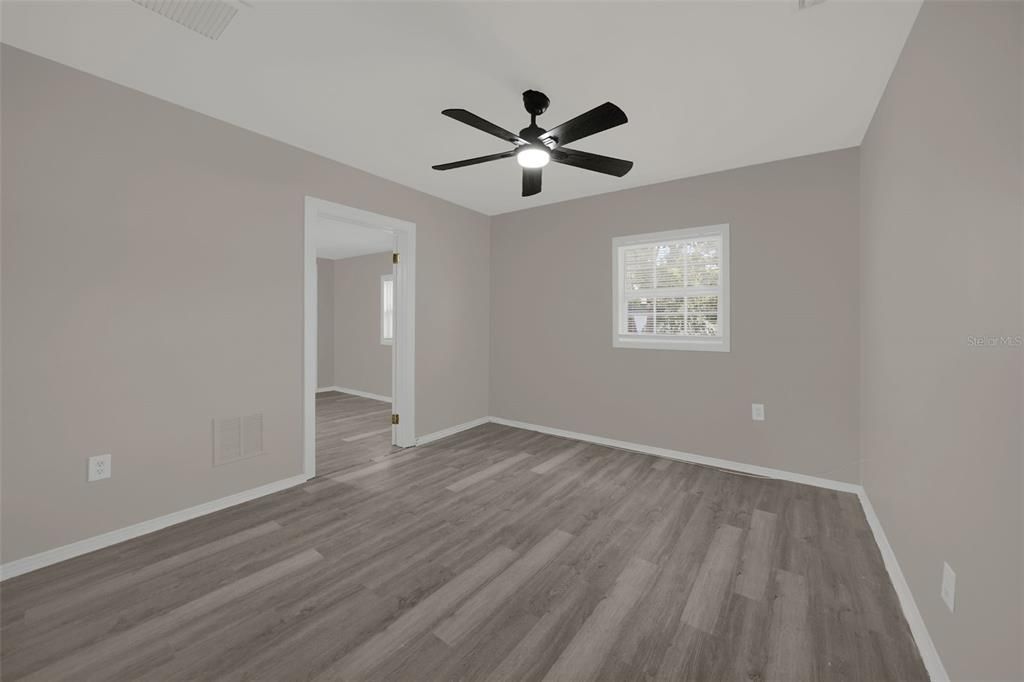 For Sale: $284,999 (3 beds, 2 baths, 1080 Square Feet)
