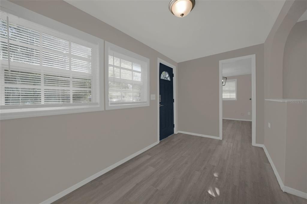 For Sale: $284,999 (3 beds, 2 baths, 1080 Square Feet)