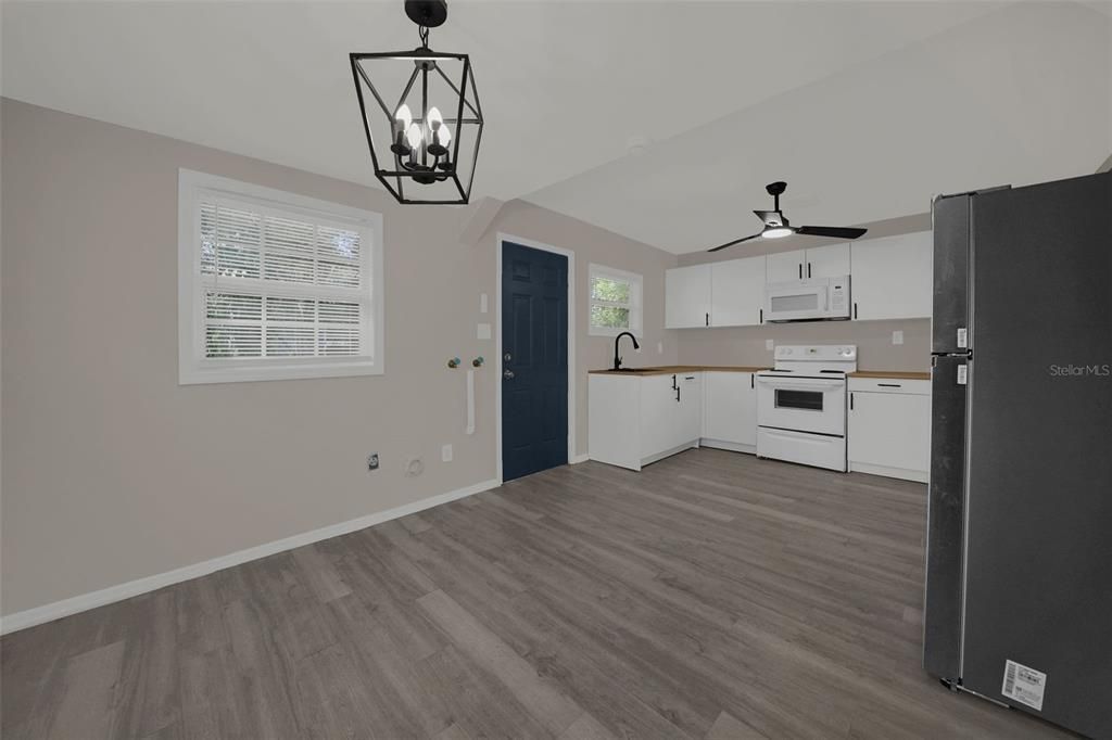 For Sale: $284,999 (3 beds, 2 baths, 1080 Square Feet)