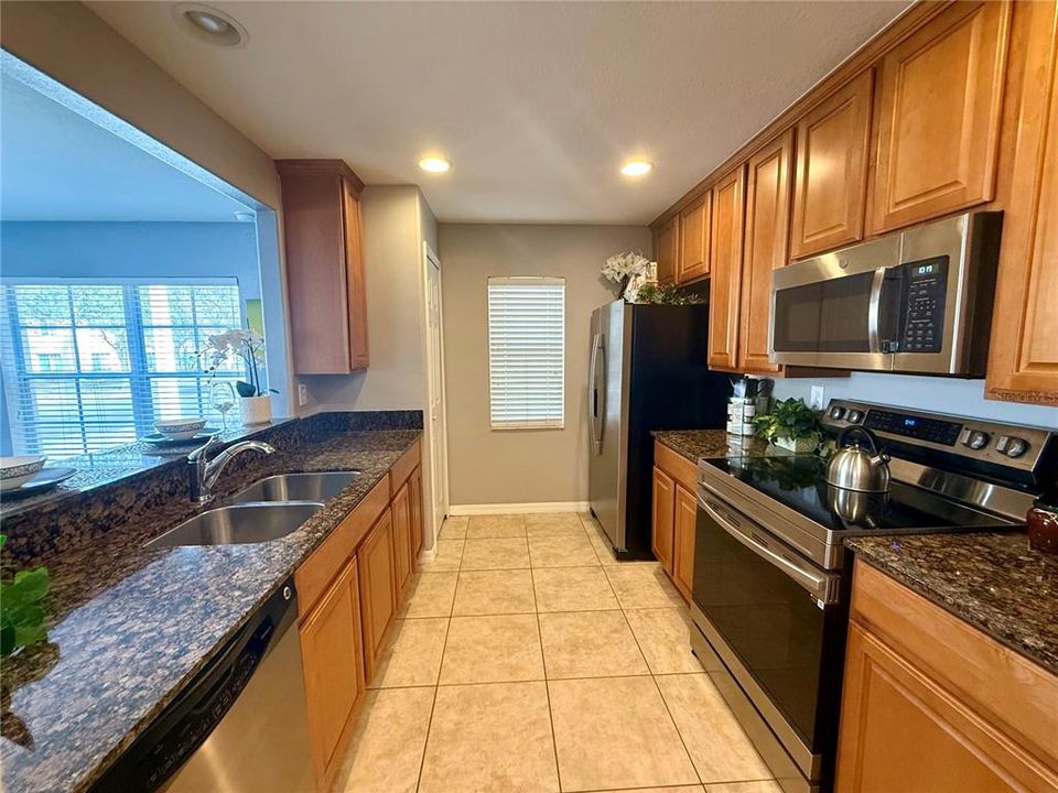For Sale: $195,000 (3 beds, 2 baths, 1408 Square Feet)