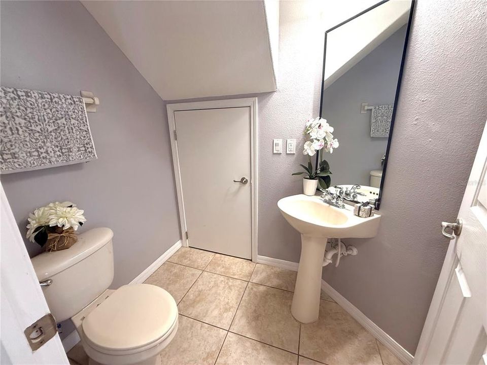 For Sale: $195,000 (3 beds, 2 baths, 1408 Square Feet)