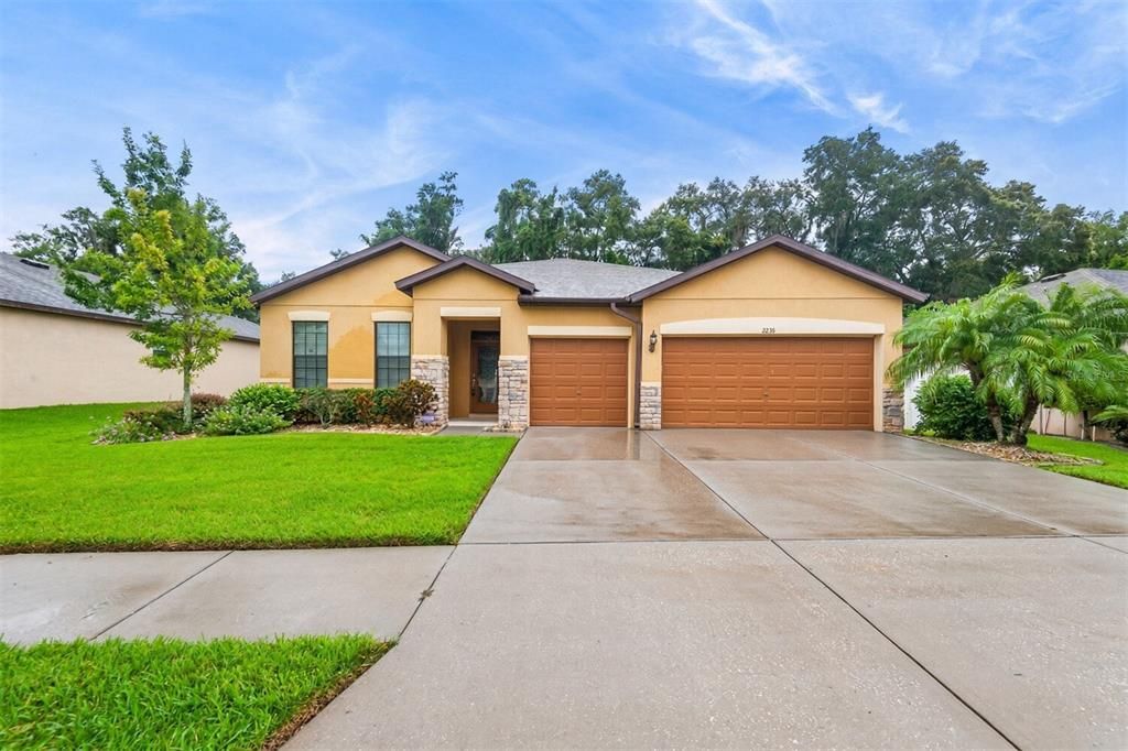 For Sale: $409,900 (4 beds, 2 baths, 2426 Square Feet)