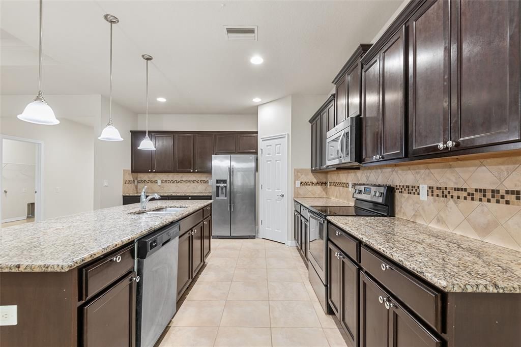 For Sale: $409,900 (4 beds, 2 baths, 2426 Square Feet)