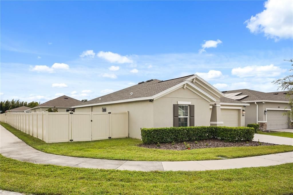 For Sale: $335,000 (3 beds, 2 baths, 1560 Square Feet)