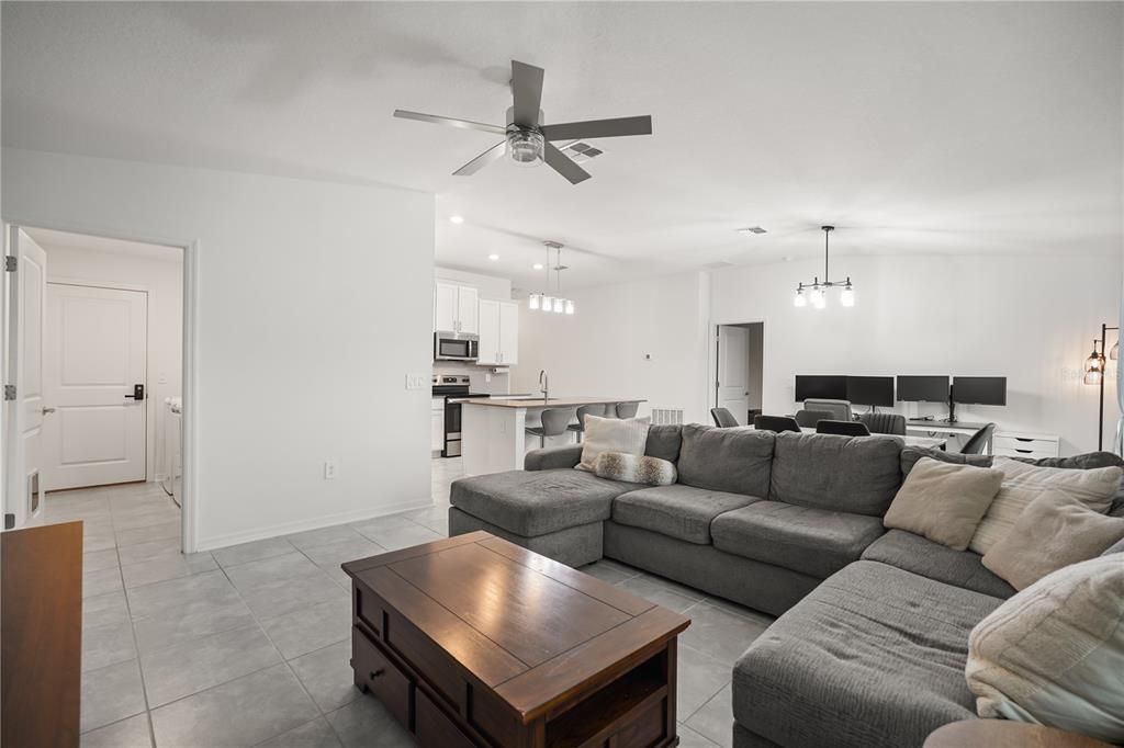 For Sale: $335,000 (3 beds, 2 baths, 1560 Square Feet)