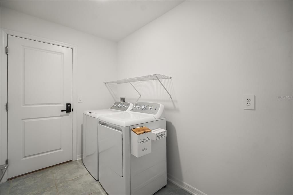 For Sale: $335,000 (3 beds, 2 baths, 1560 Square Feet)