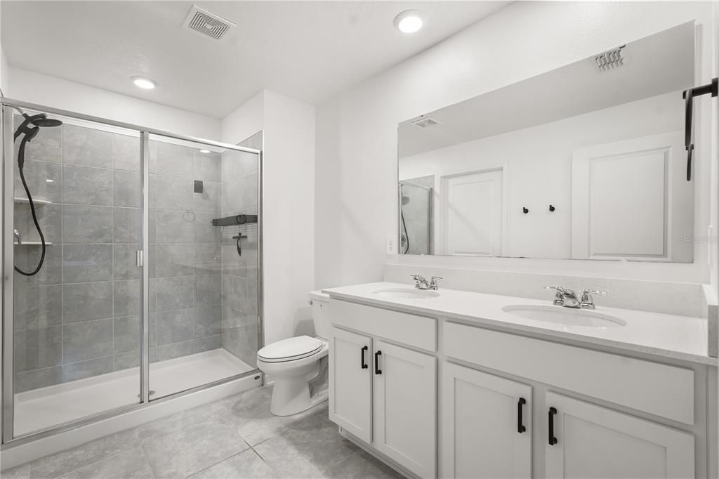 For Sale: $335,000 (3 beds, 2 baths, 1560 Square Feet)