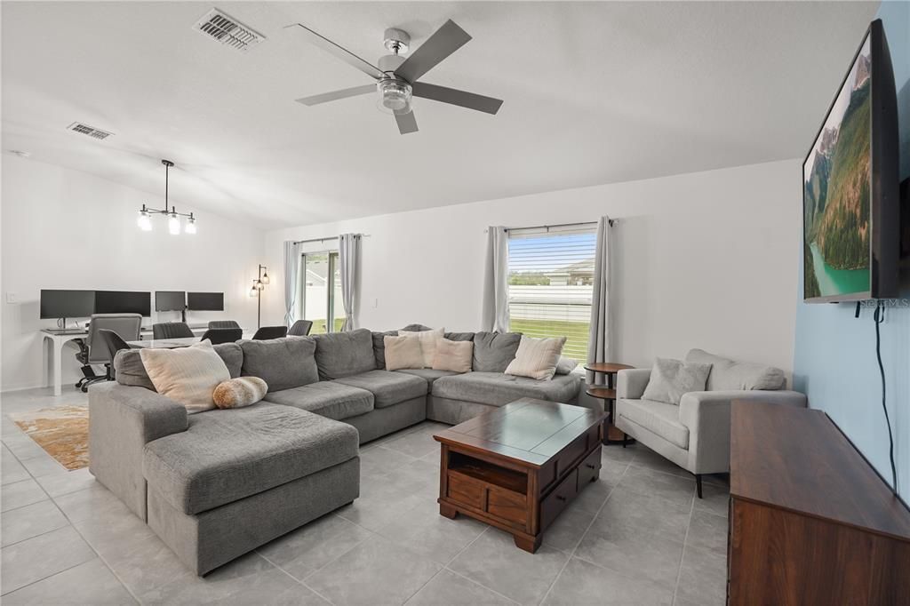 For Sale: $335,000 (3 beds, 2 baths, 1560 Square Feet)