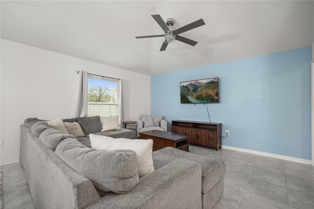 For Sale: $335,000 (3 beds, 2 baths, 1560 Square Feet)
