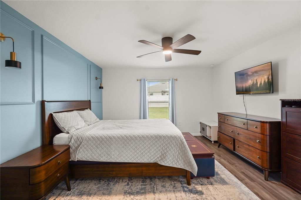 For Sale: $335,000 (3 beds, 2 baths, 1560 Square Feet)