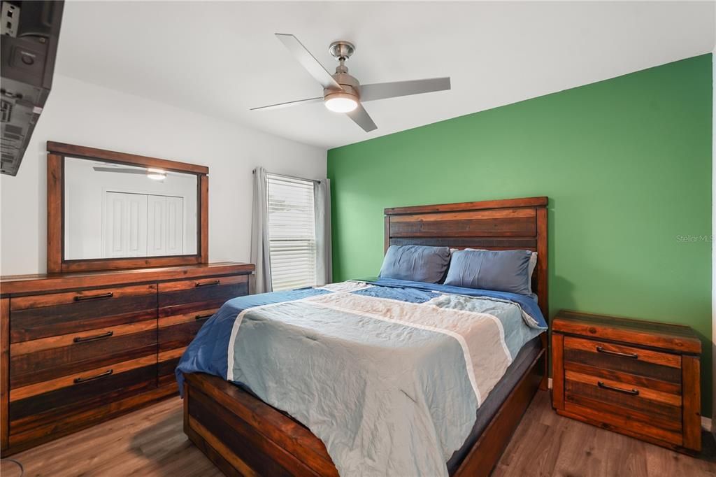 For Sale: $335,000 (3 beds, 2 baths, 1560 Square Feet)