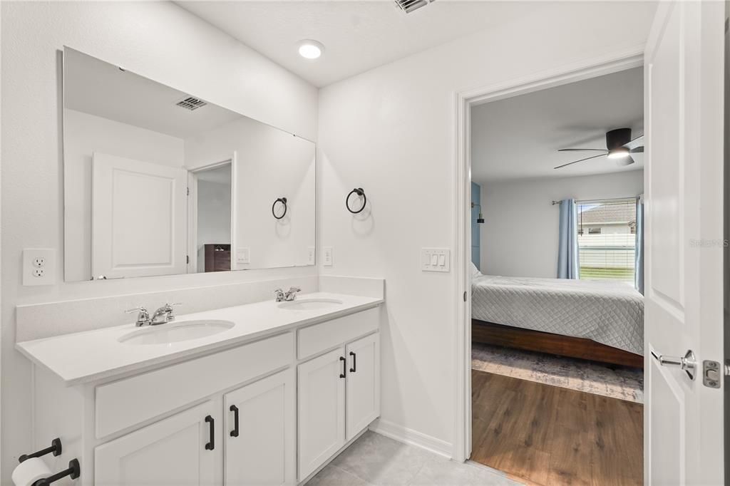 For Sale: $335,000 (3 beds, 2 baths, 1560 Square Feet)