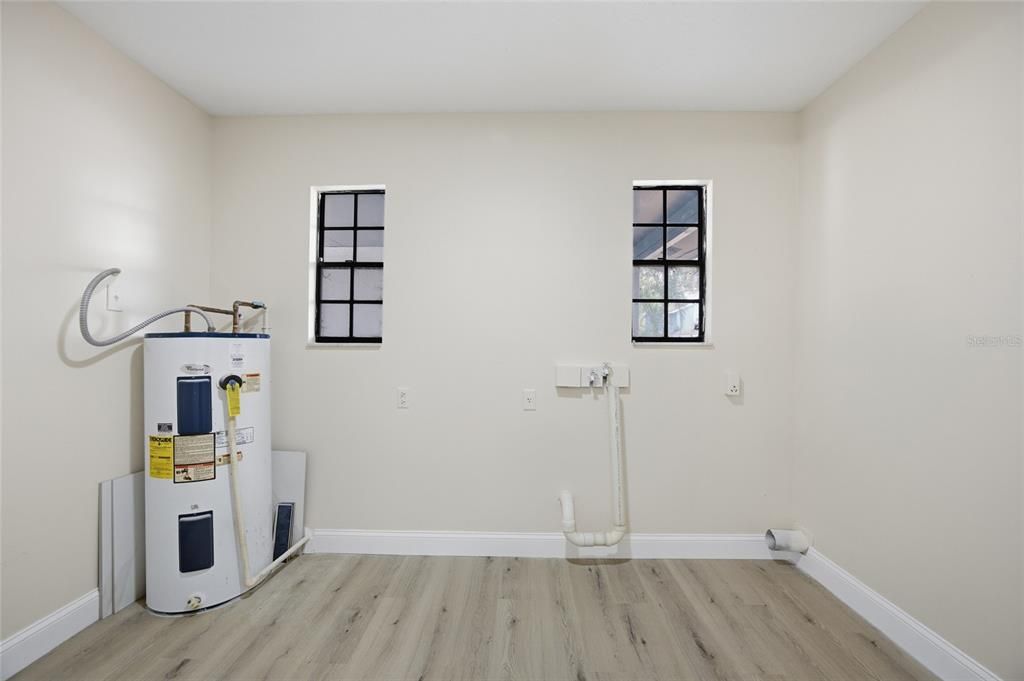 For Rent: $3,200 (3 beds, 2 baths, 1628 Square Feet)