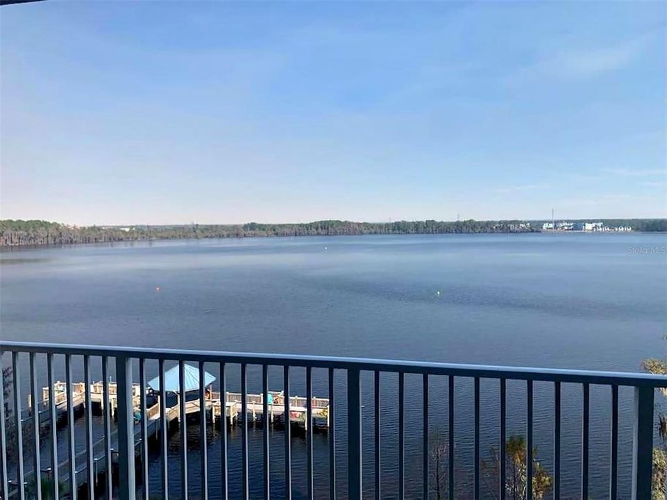 For Sale: $350,000 (2 beds, 2 baths, 1078 Square Feet)