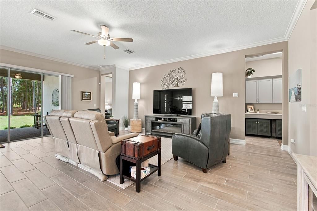 For Sale: $559,000 (3 beds, 2 baths, 2350 Square Feet)