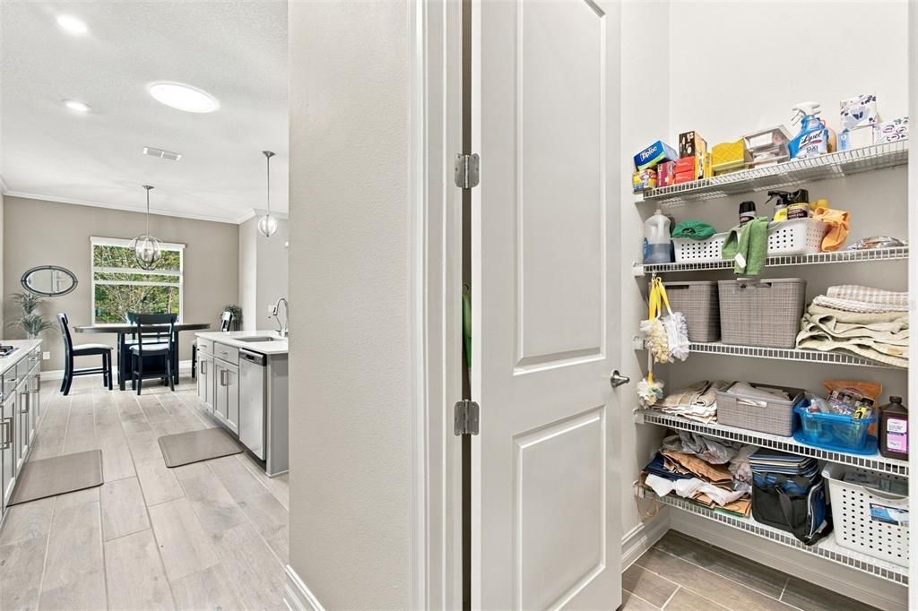 For Sale: $559,000 (3 beds, 2 baths, 2350 Square Feet)