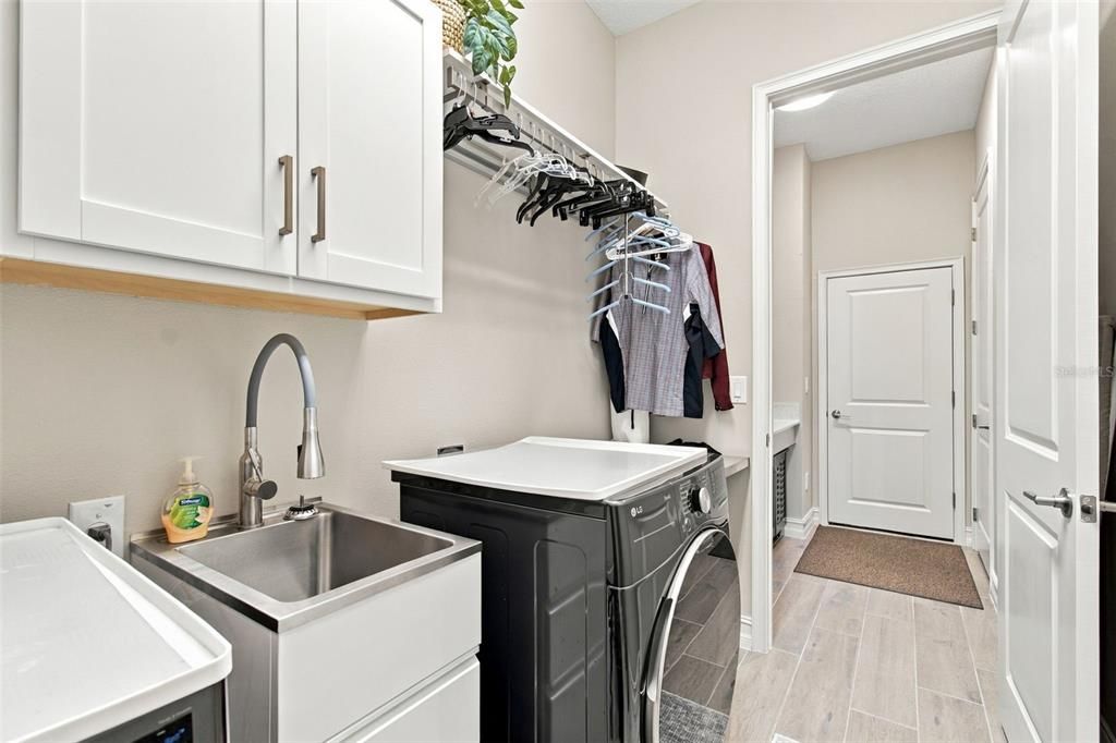 For Sale: $559,000 (3 beds, 2 baths, 2350 Square Feet)