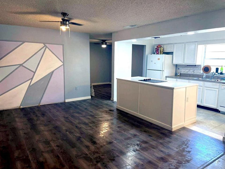 For Sale: $275,000 (2 beds, 2 baths, 1688 Square Feet)