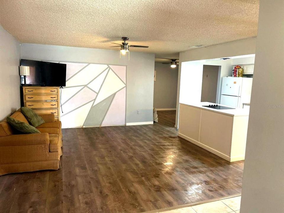 For Sale: $275,000 (2 beds, 2 baths, 1688 Square Feet)