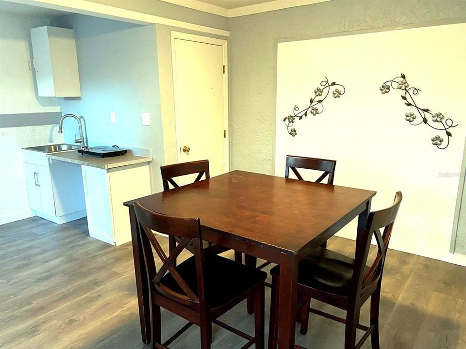For Sale: $275,000 (2 beds, 2 baths, 1688 Square Feet)