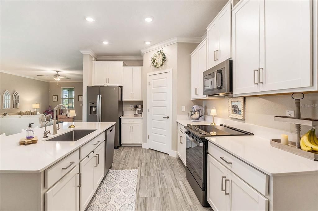 For Sale: $359,000 (3 beds, 2 baths, 1968 Square Feet)