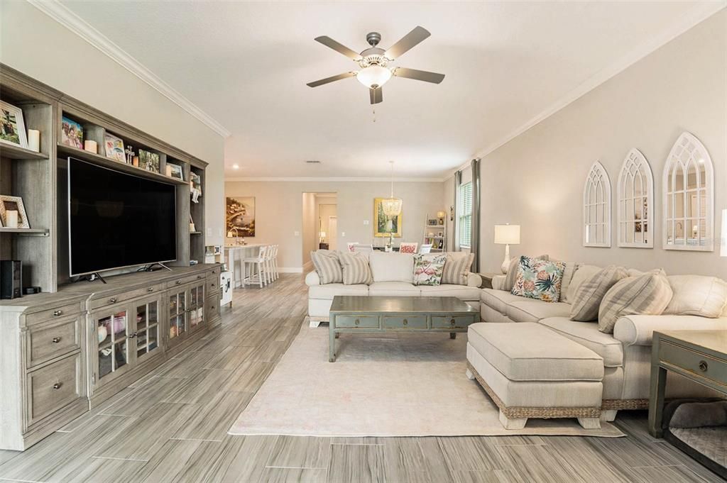 For Sale: $359,000 (3 beds, 2 baths, 1968 Square Feet)