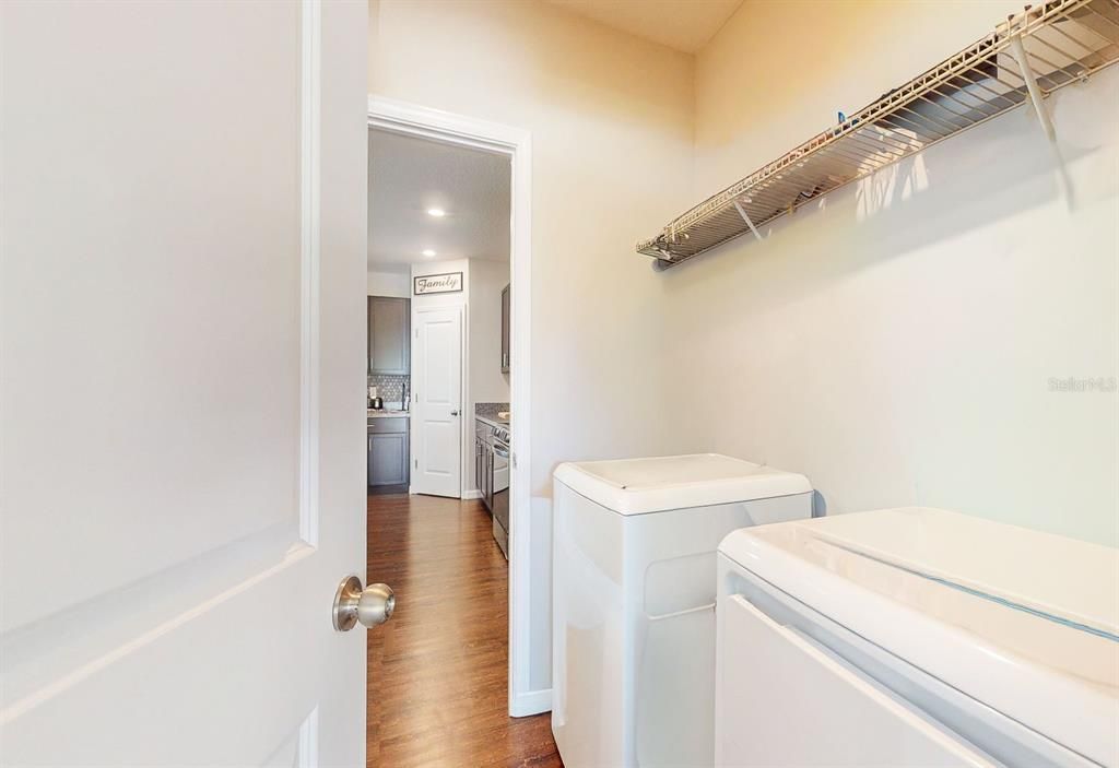 En Venta: $410,000 (5 camas, 2 baños, 2215 Pies cuadrados)