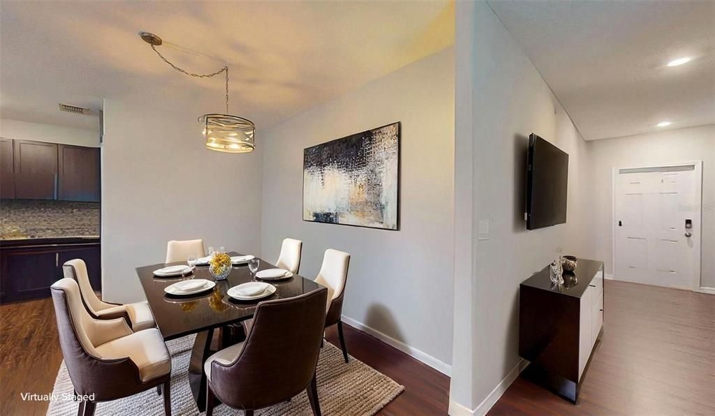En Venta: $410,000 (5 camas, 2 baños, 2215 Pies cuadrados)
