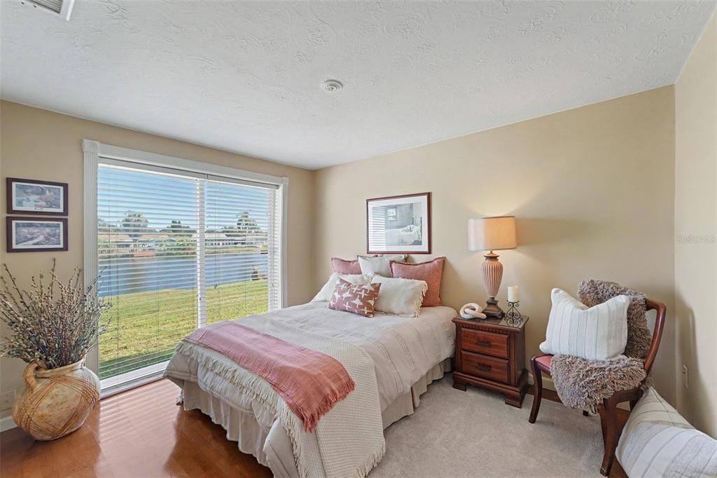 For Sale: $255,000 (2 beds, 2 baths, 1140 Square Feet)