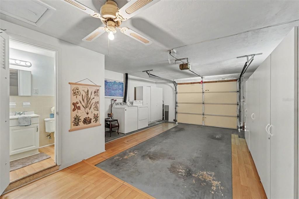 For Sale: $255,000 (2 beds, 2 baths, 1140 Square Feet)