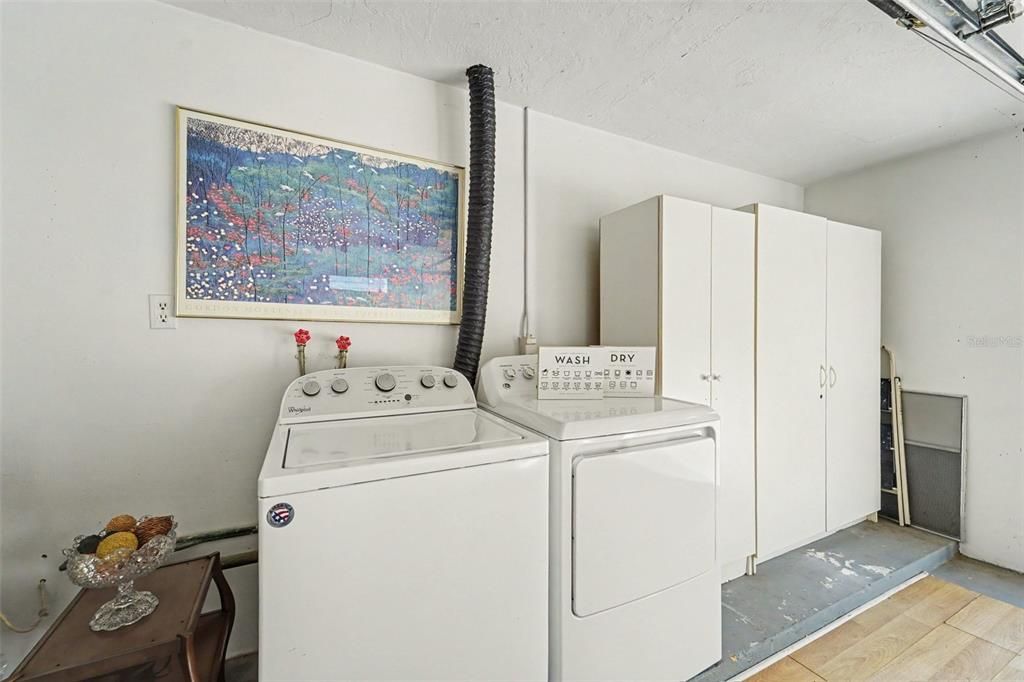 For Sale: $255,000 (2 beds, 2 baths, 1140 Square Feet)