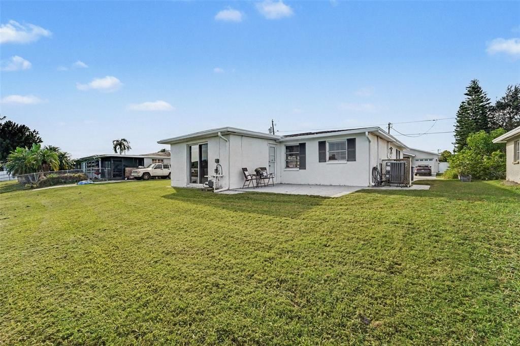 For Sale: $255,000 (2 beds, 2 baths, 1140 Square Feet)
