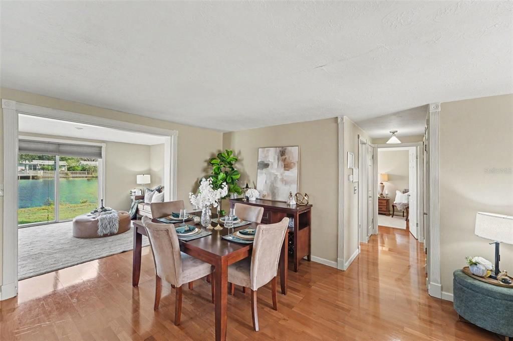 For Sale: $255,000 (2 beds, 2 baths, 1140 Square Feet)