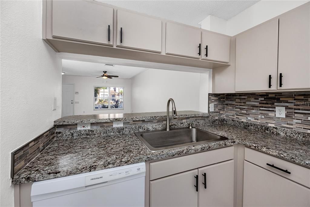 En Venta: $219,900 (2 camas, 2 baños, 1184 Pies cuadrados)