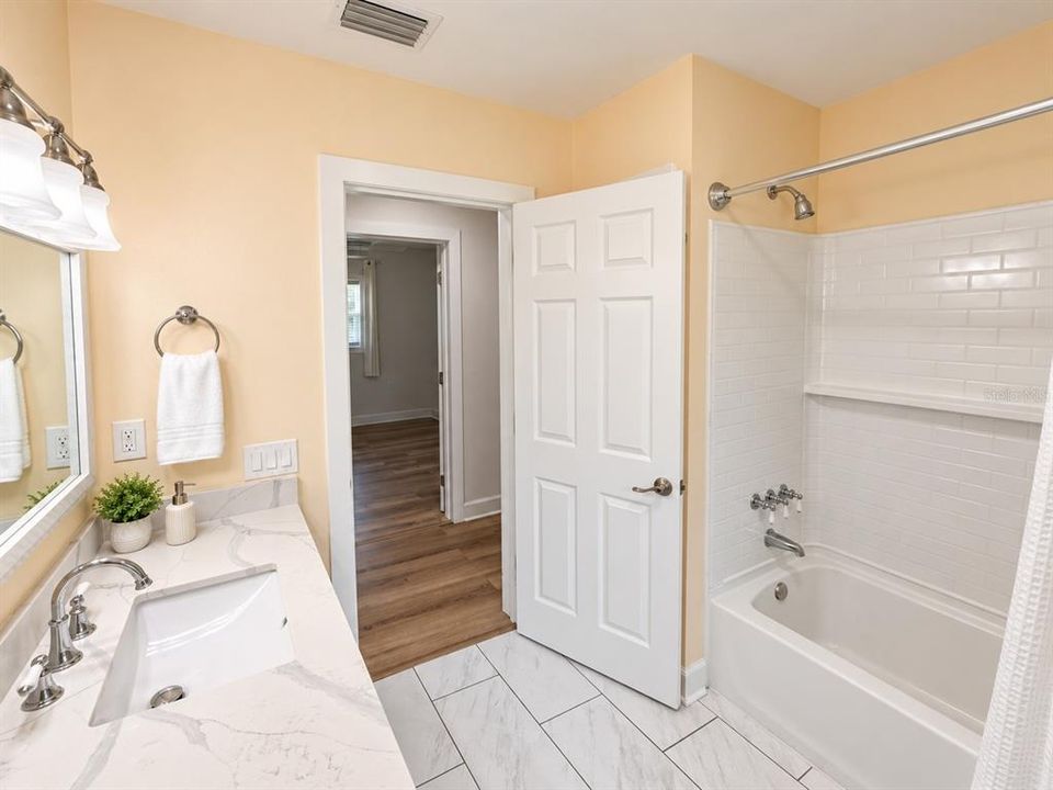 For Rent: $1,925 (3 beds, 2 baths, 1104 Square Feet)