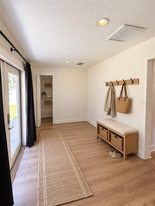 For Rent: $1,925 (3 beds, 2 baths, 1104 Square Feet)