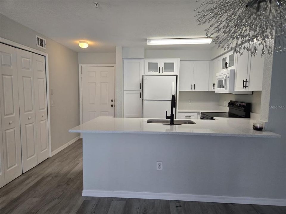 For Rent: $1,800 (2 beds, 2 baths, 1160 Square Feet)