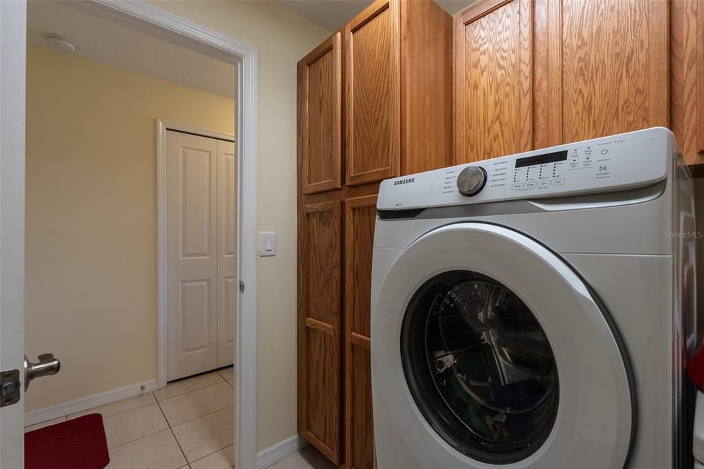 На продажу: $299,900 (3 спален, 2 ванн, 1794 Квадратных фут)