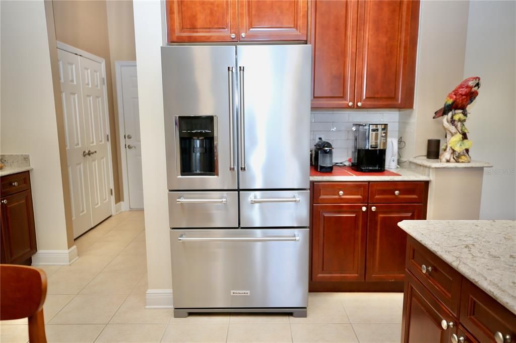 For Sale: $1,195,000 (4 beds, 3 baths, 2916 Square Feet)