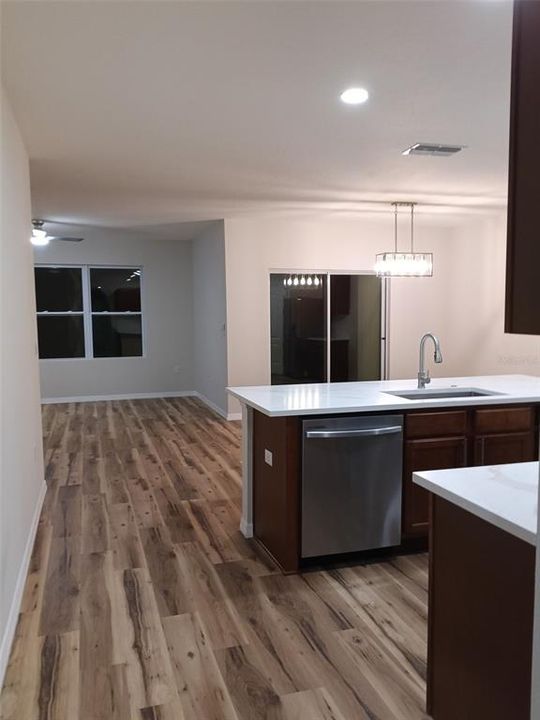 En Venta: $279,990 (4 camas, 2 baños, 1851 Pies cuadrados)