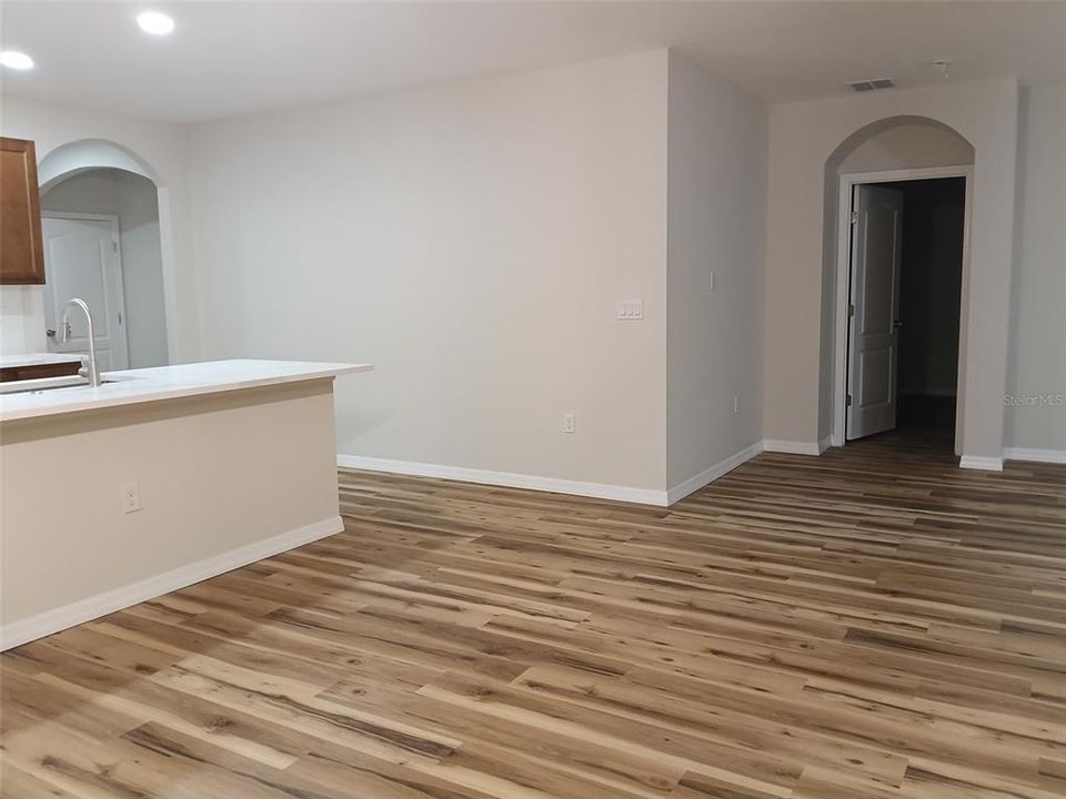 En Venta: $279,990 (4 camas, 2 baños, 1851 Pies cuadrados)