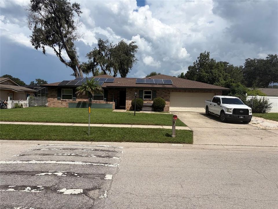 For Sale: $375,000 (4 beds, 2 baths, 2125 Square Feet)