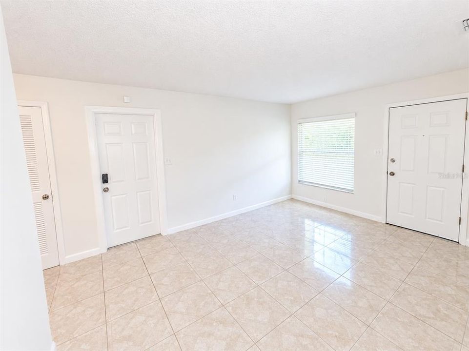 For Sale: $252,900 (4 beds, 2 baths, 1342 Square Feet)