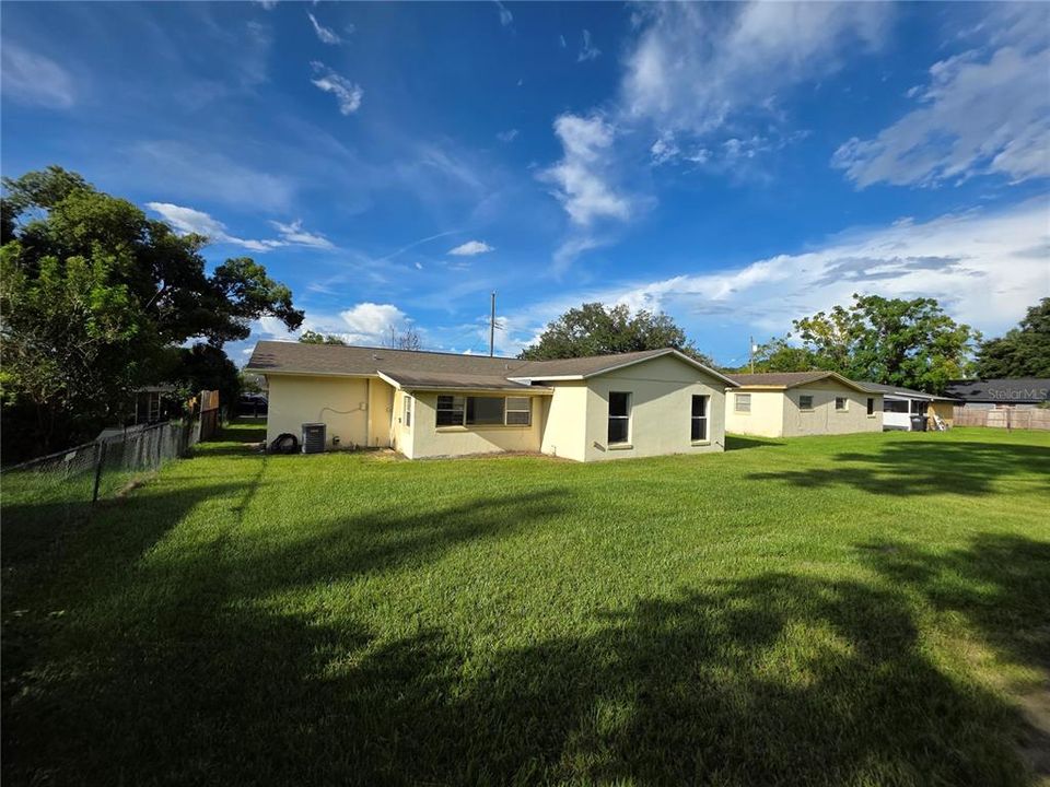 For Sale: $252,900 (4 beds, 2 baths, 1342 Square Feet)
