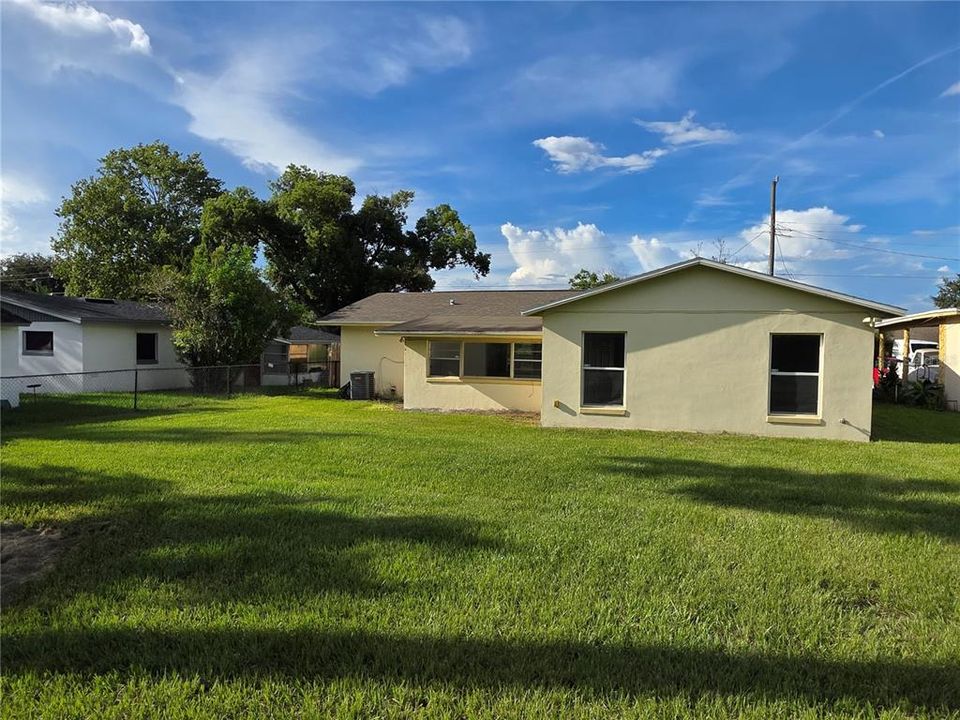 For Sale: $252,900 (4 beds, 2 baths, 1342 Square Feet)